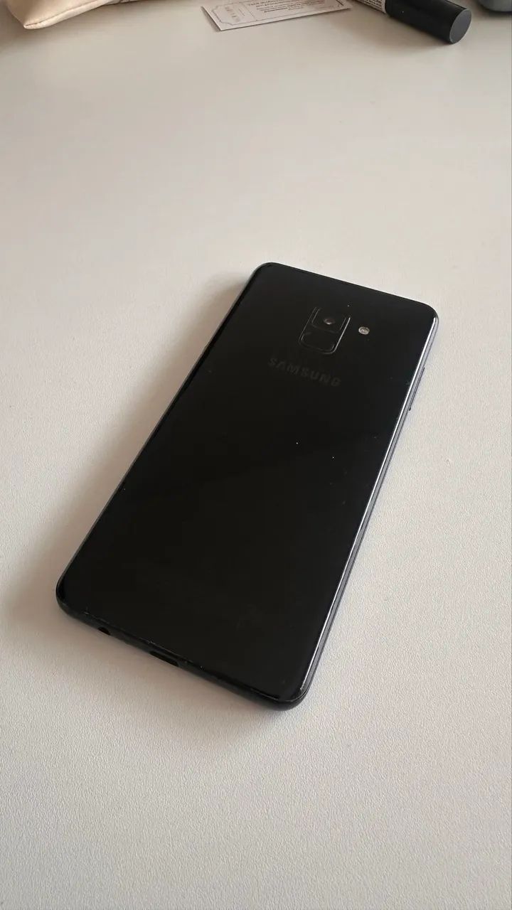 Samsung Galaxy A8 2018 - Excelente estado - Foto 5