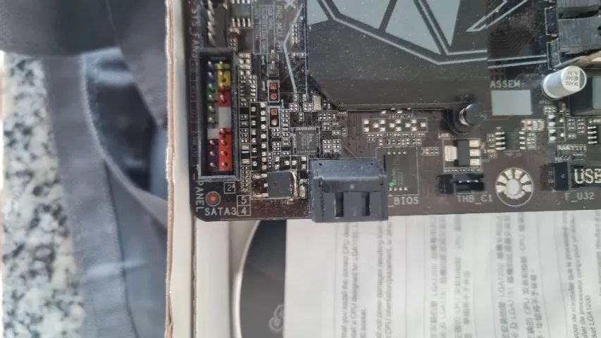 Gigabyte Z490M Gaming X DEFEITO - Foto 3
