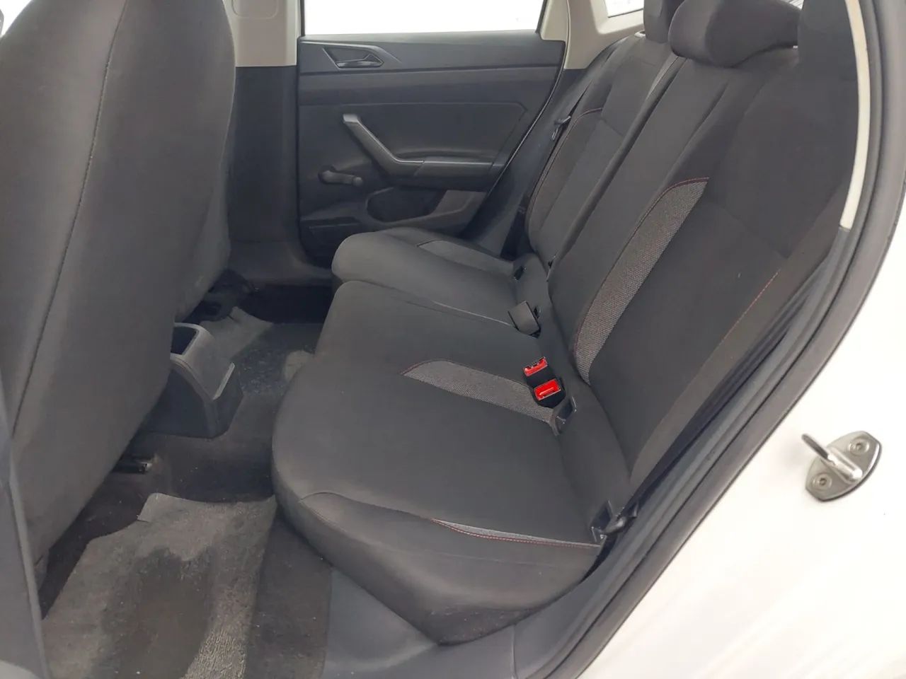 Volkswagen Polo Track 1.0 Flex 12V 5p, foto 18 de 18
