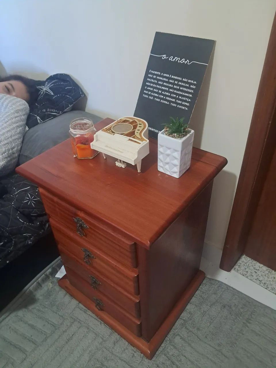 Mesa de cabeceira de peroba rosa - Foto 3