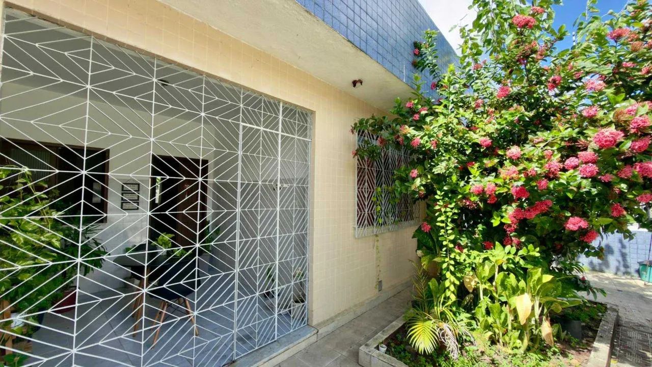 CASA EM RUA PÚBLICA NO COSTA E SILVA [3037] - Foto 3