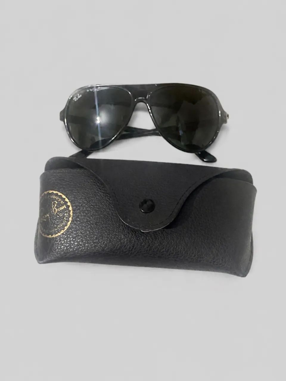 Óculos de sol Ray Ban preto com estojo - Foto 2