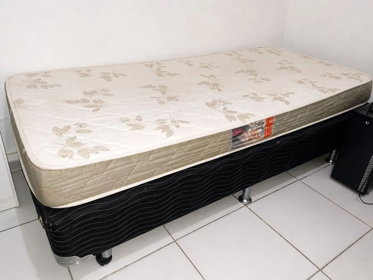 VENDO CAMA SOLTEIRO BAU COM COLCHÃO  - Foto 2