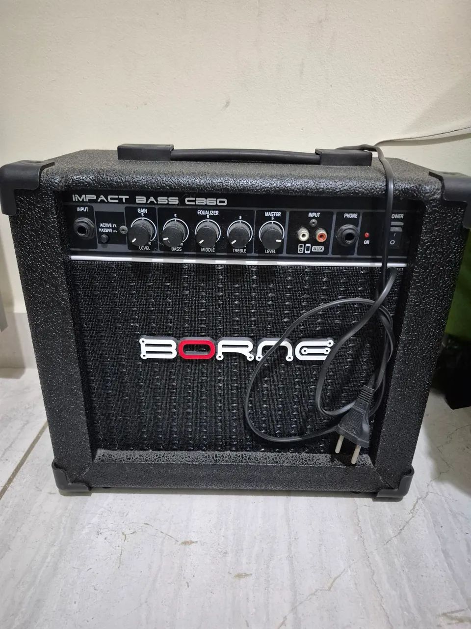 Baixo strinberg e cx amplificadora borner - Foto 4