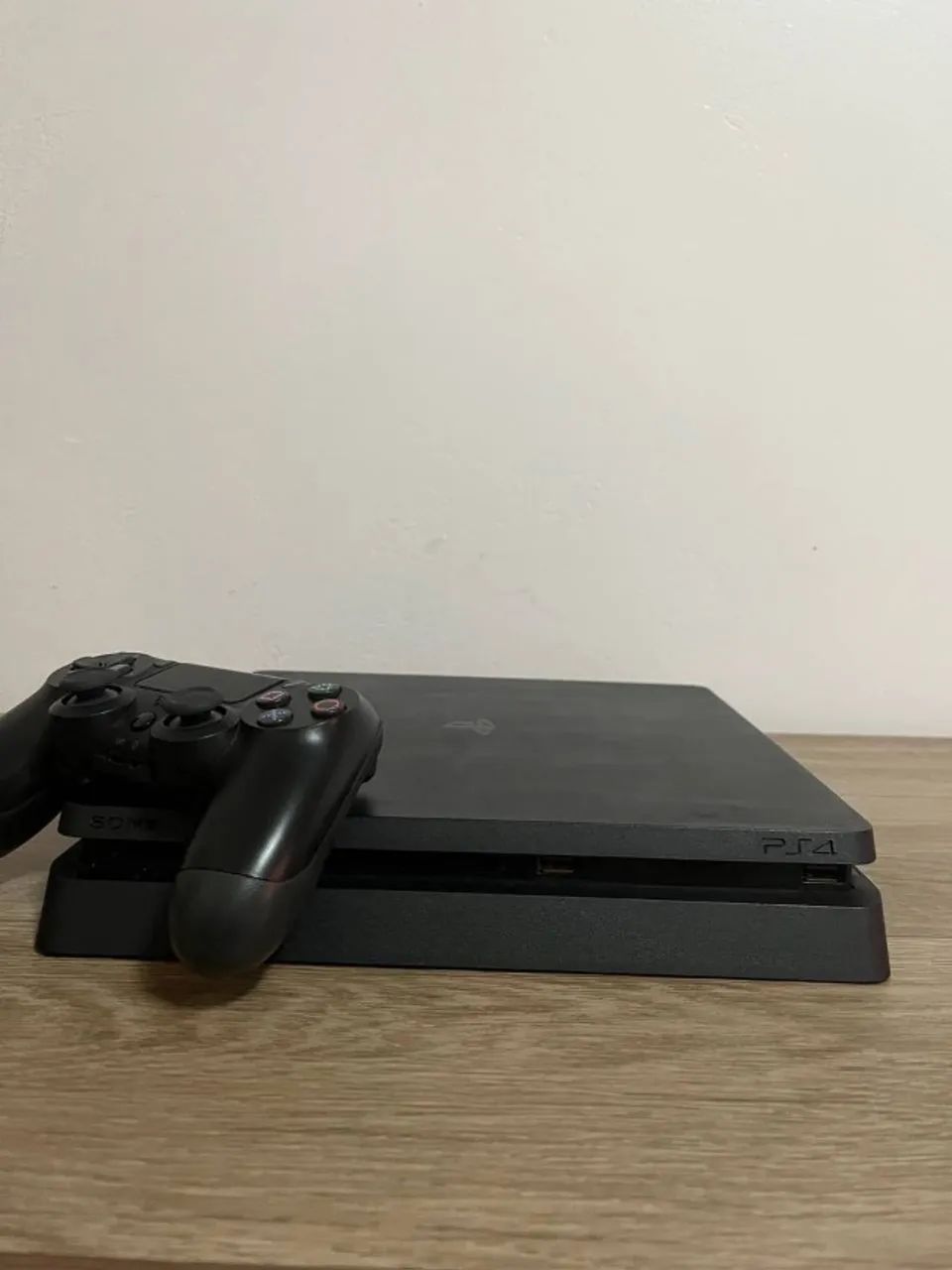 PS4 SLIM COM CONTROLE E CABOS FUNCIONA PERFEITAMENTE + 1 JOGO BRINDE - Foto 3