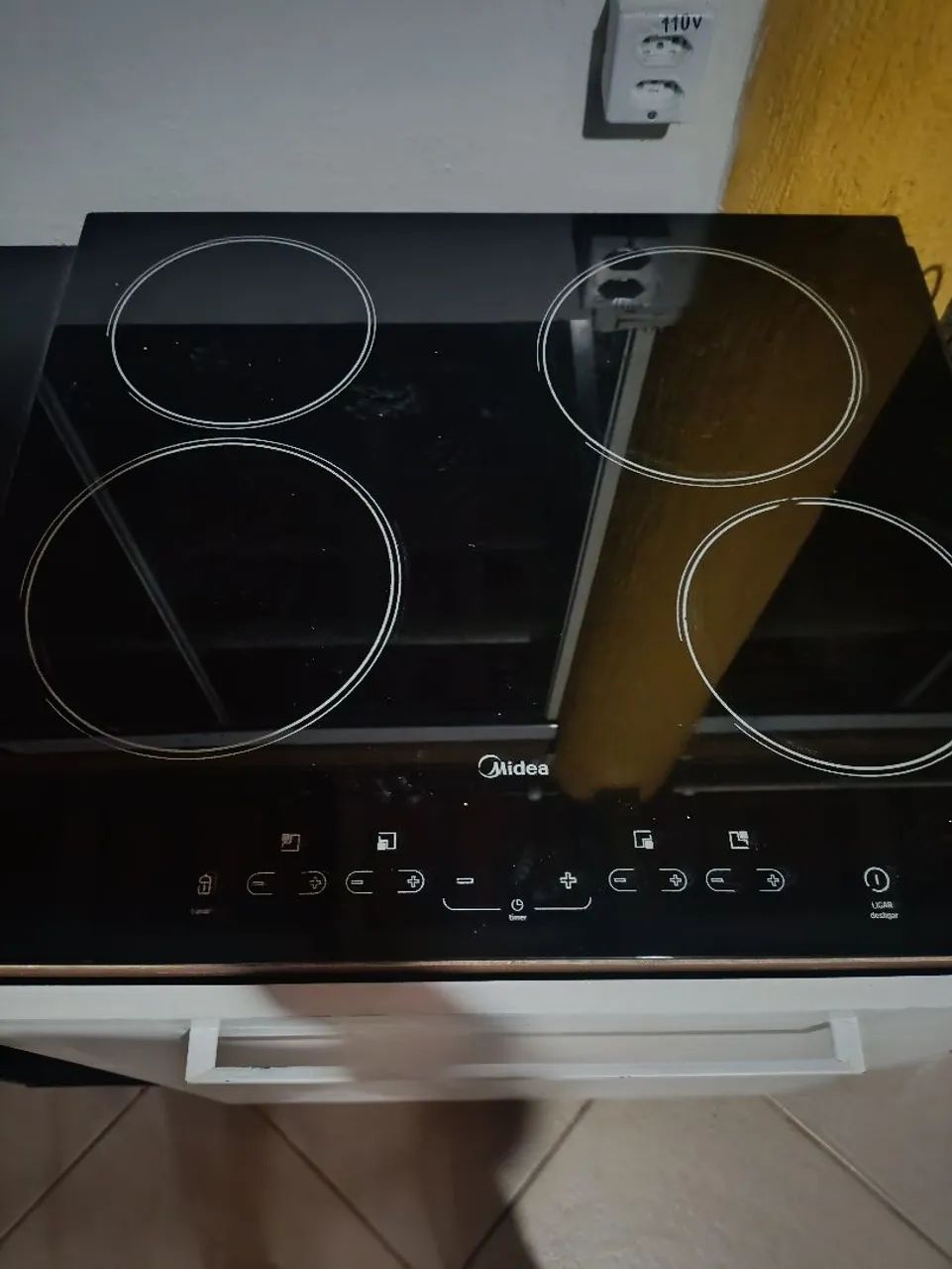 Fogão de indução Midea 