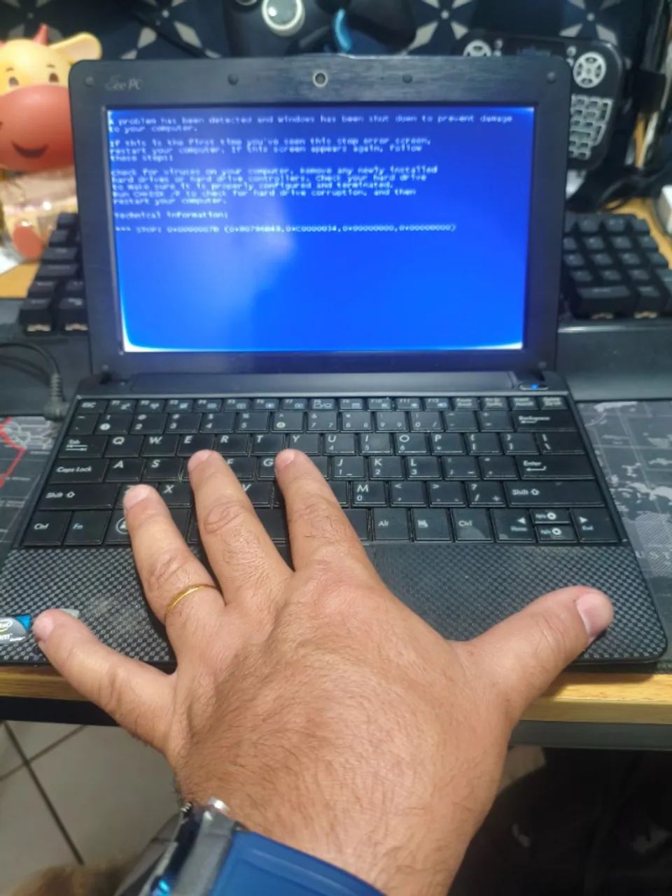 Netbook Asus 10,1 Polegadas Eee Pc 1001 pxd - 2gb ram sem HD