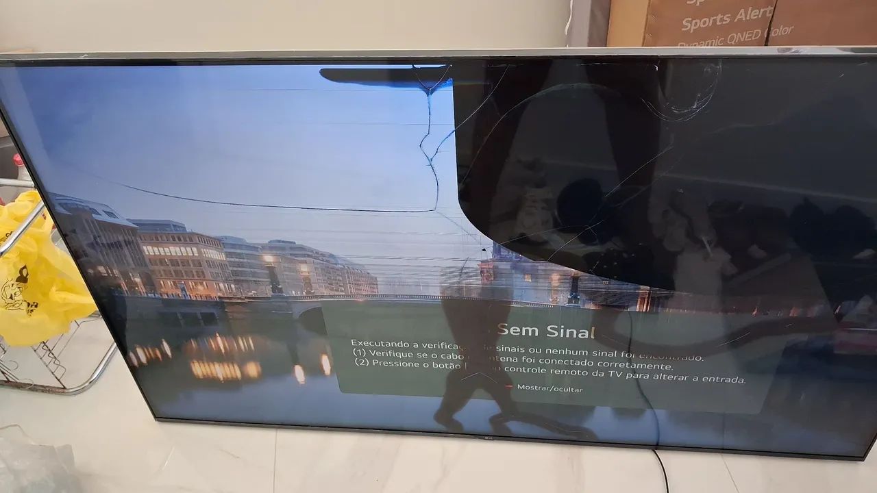 TV 65 POLEGADAS IDEAL PARA QUEM QUER APROVEITAR AS PEÇAS OU TROCAR A TELA - Foto 3