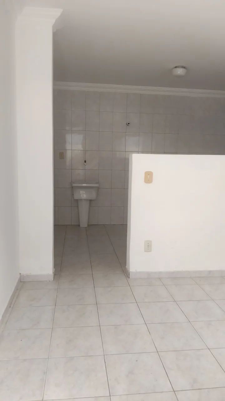 KITNETE NO TERIO COM GARAGEM EM ARNIQUEIRAS 