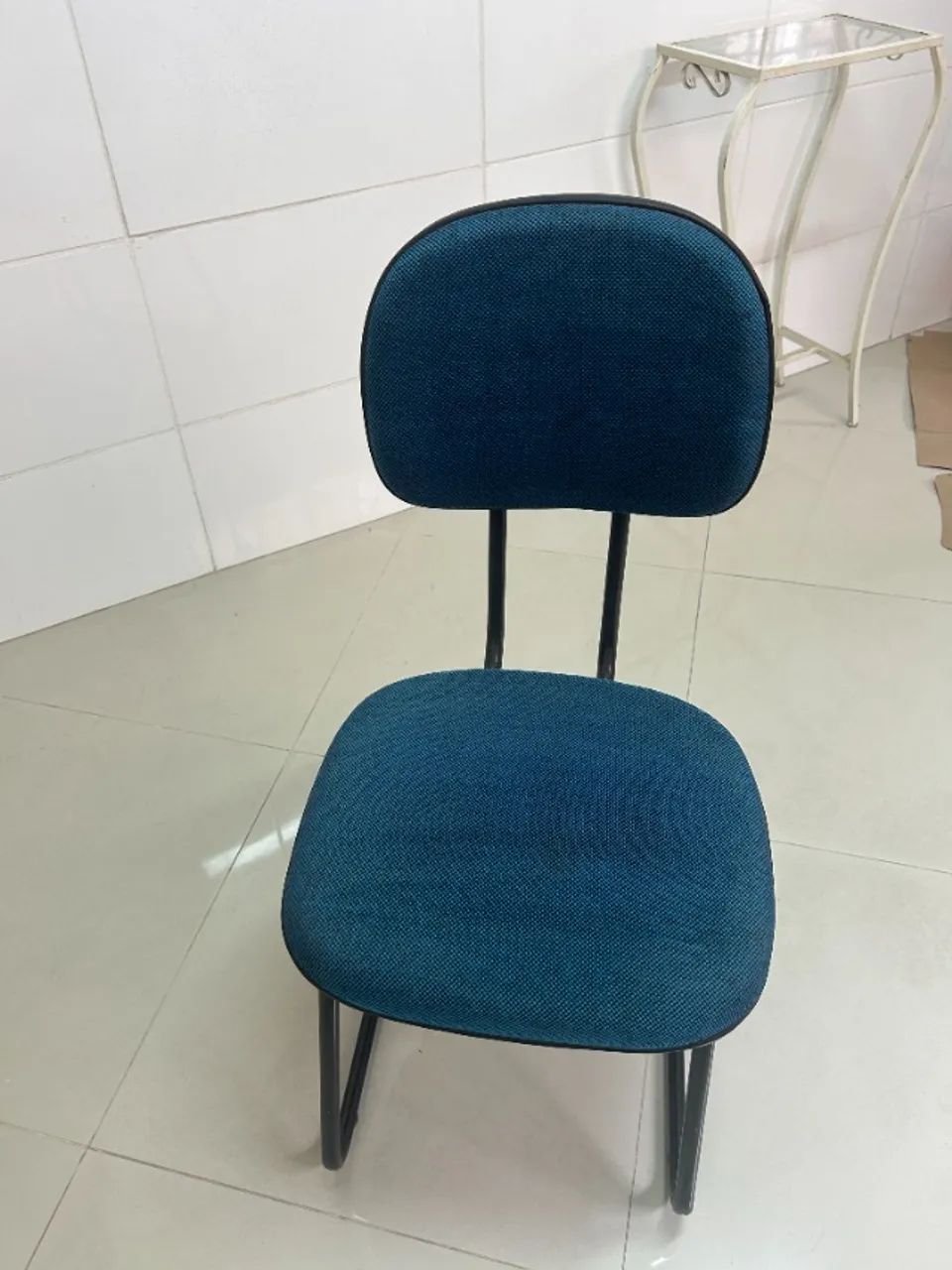 Cadeiras práticas e confortáveis - Foto 3
