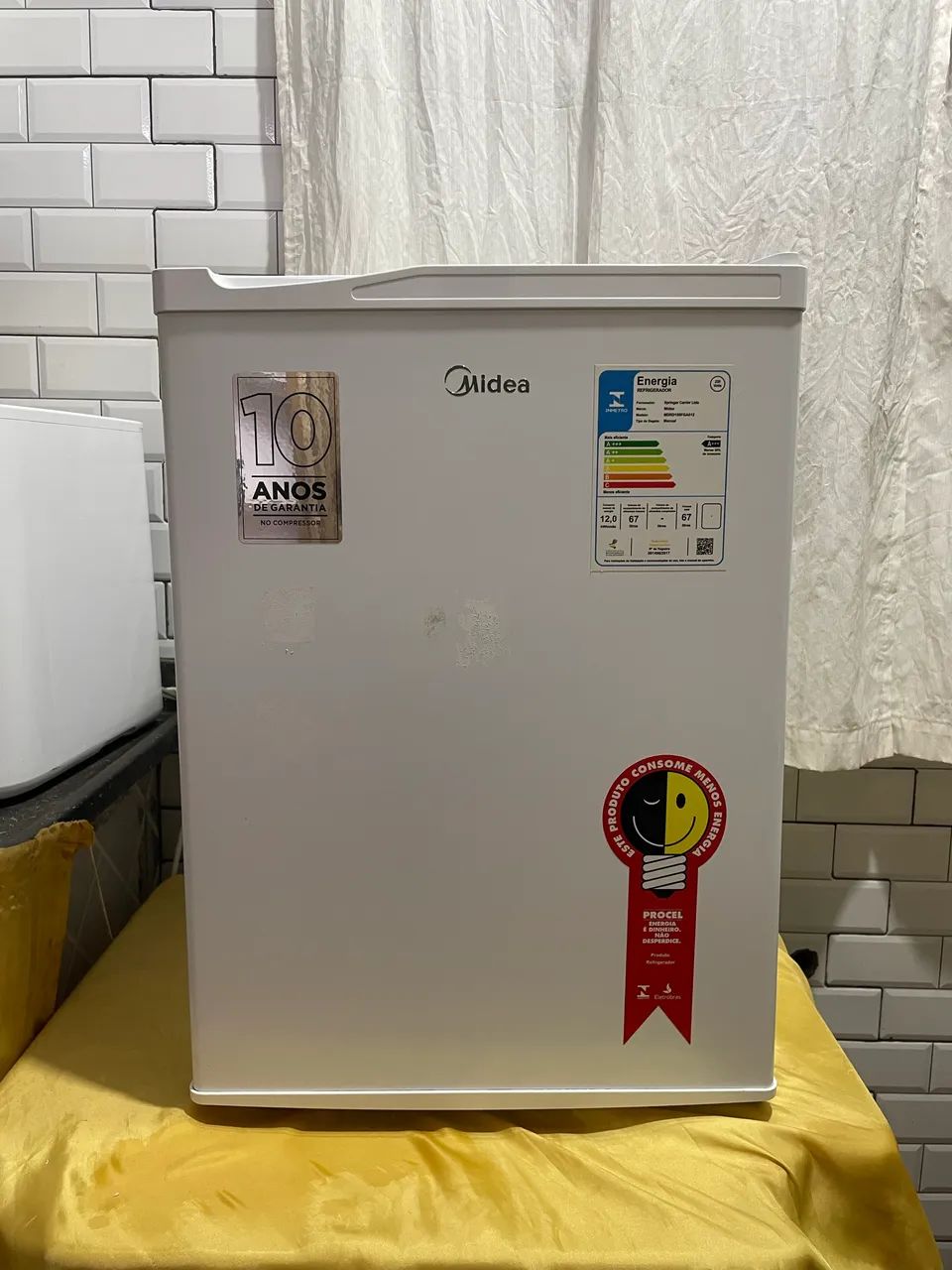 Frigobar Midea 67 litros 