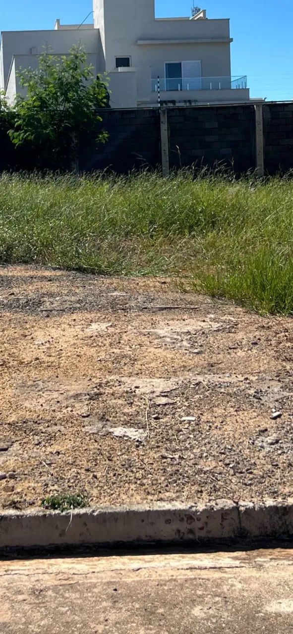 Lote para venda no bairro Laranjeiras. - Foto 2