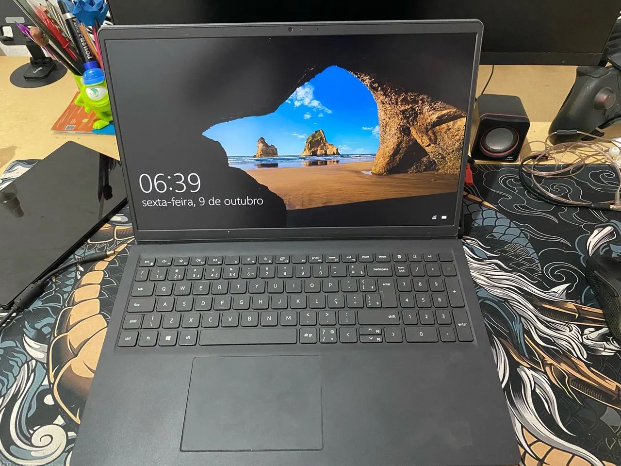 Notebook DELL décima geração. 