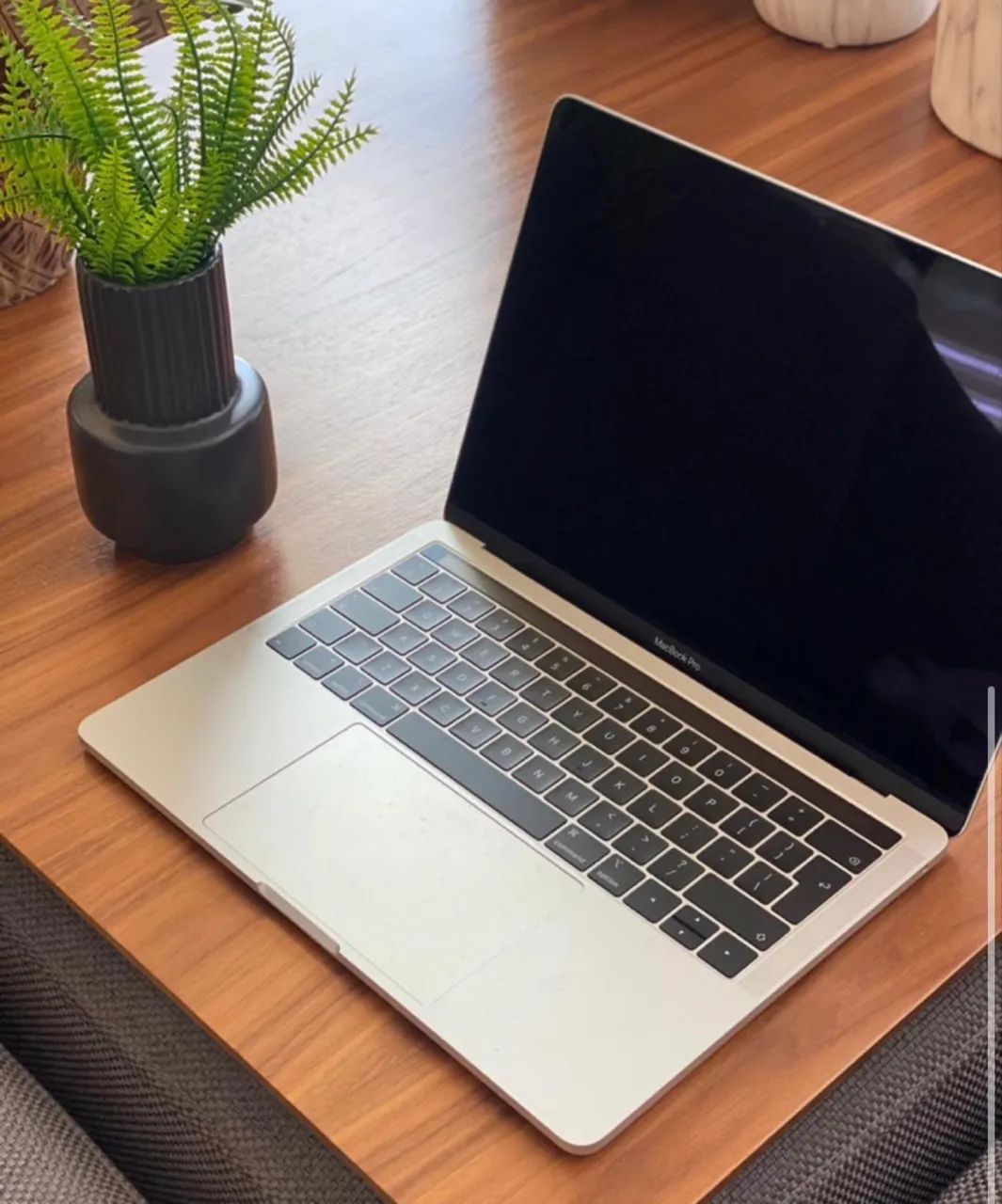 MacBook Pro 13 2019 i5 8GB 256GB Touch Bar - Impecável - Notebooks