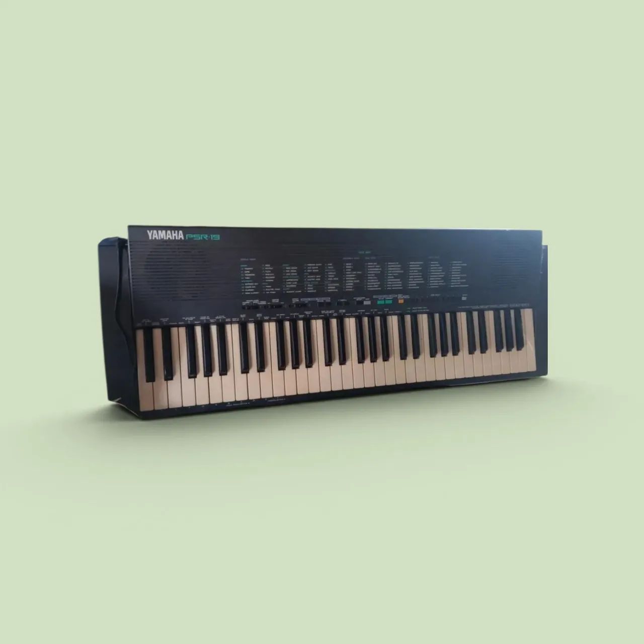 TECLADO YAMAHA PSR19 RARIDADE e FUNCIONANDO-RETIRAR COM VENDEDOR 
