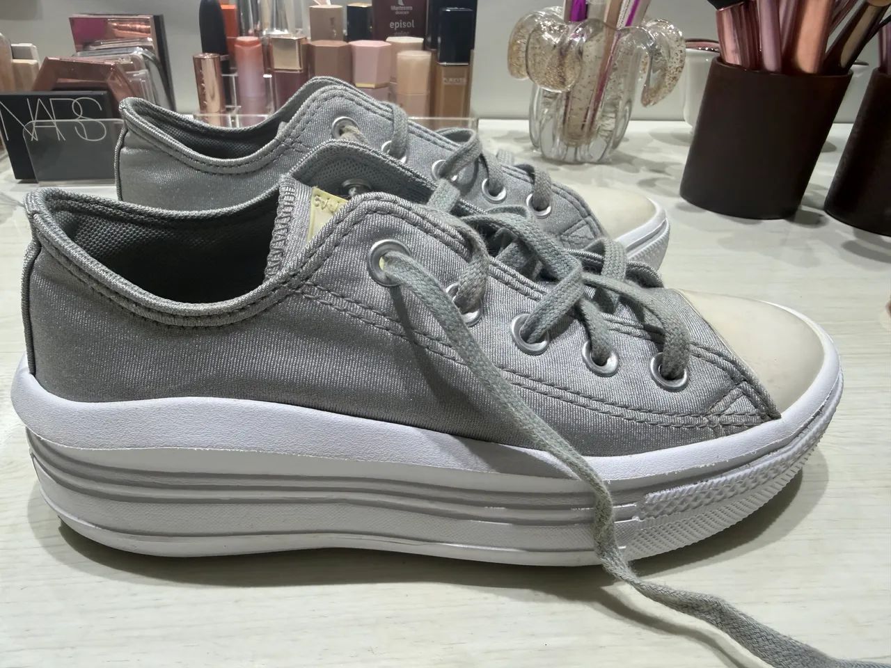 Tênis Converse All Star Chuck na cor cinza - Foto 3