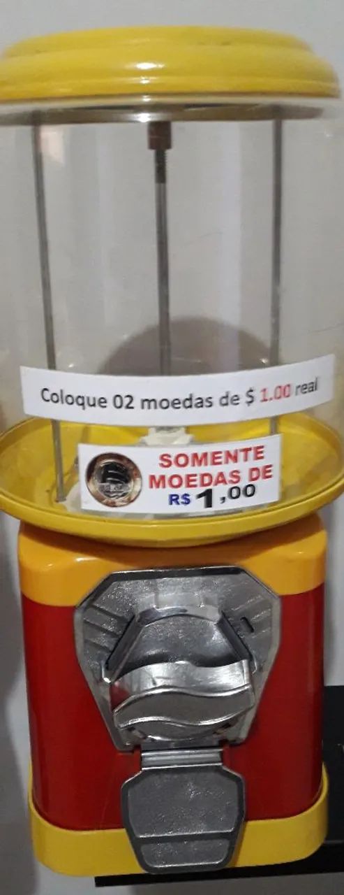 Máquina de bolinha e chicletes 