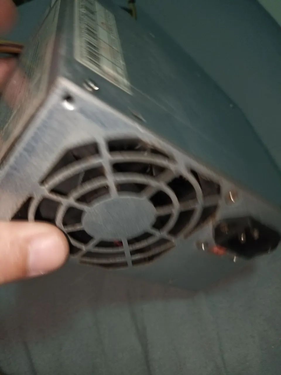 Gente genérica 200 watts para PC simples.