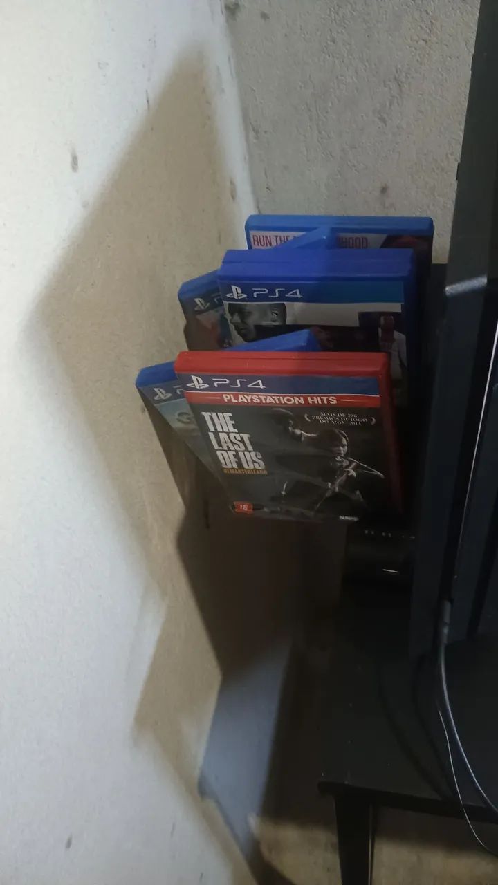 Vende-se Ps4 Pro 1TRB - Foto 3