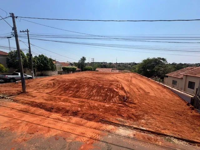UCHOA (SP) Terreno com 494m2 no Centro