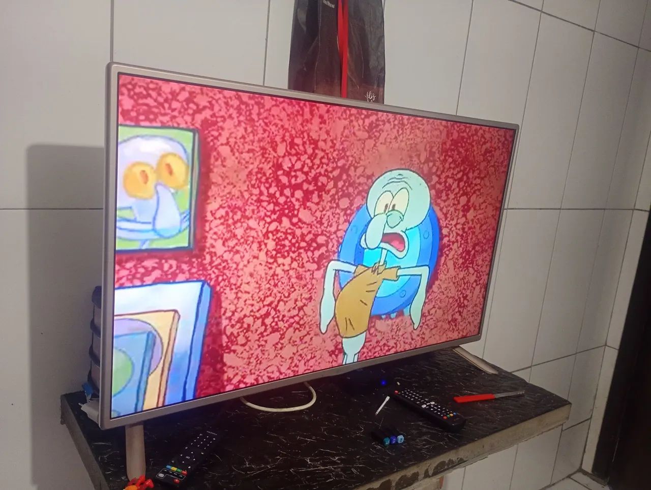 Vendo essa tv de 43 polegadas entrego  - Foto 2