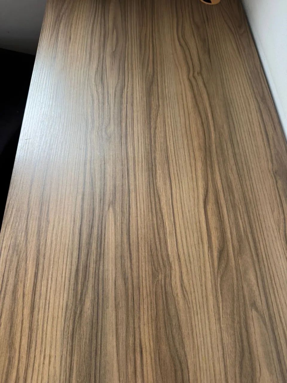 Mesa e armário65735158323971125