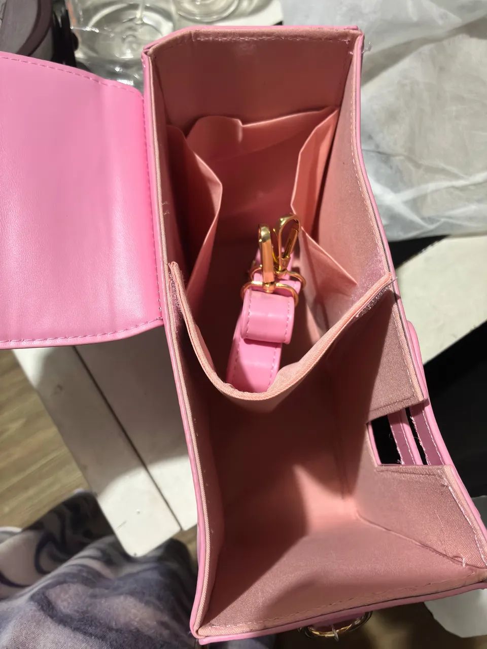 Bolsa rosa com divisória para garrafa grande nova - Foto 4