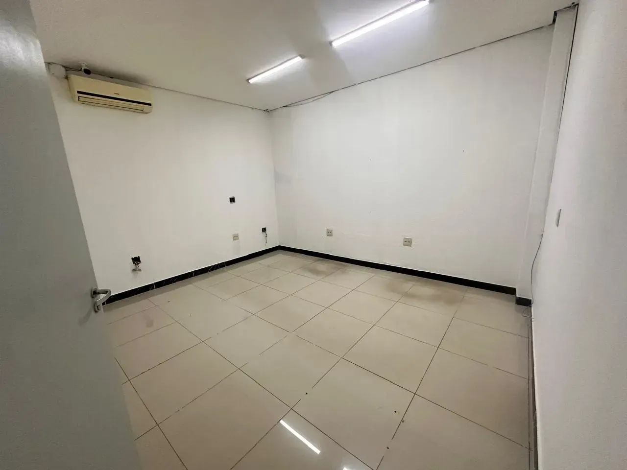 3 SALAS SEPARADAS, VALORES E TAMANHOS DIFERENTES, C/ ENERGIA, AGUA, CENTRO CUIABÁ, SEMI-MO - Foto 2