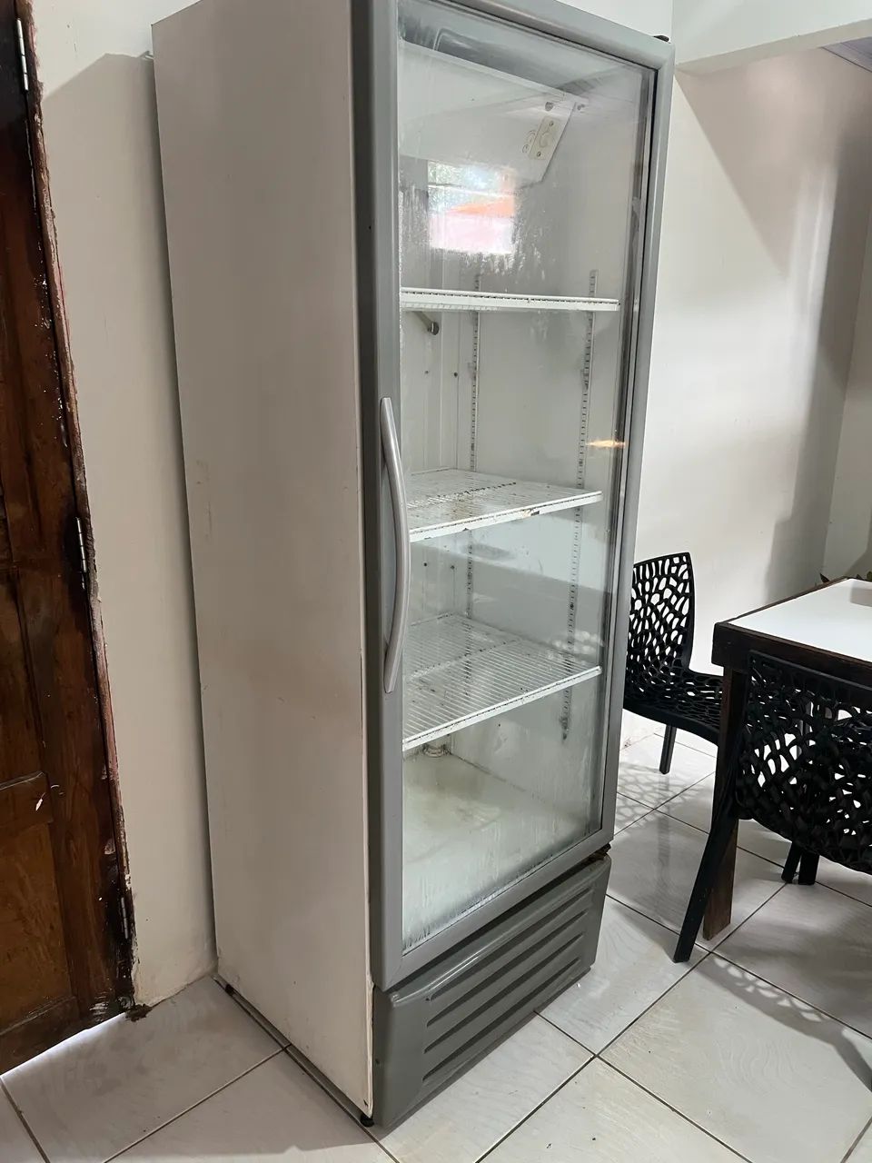 Freezer expositor com porta de vidro. Ótimo estado e funcionando perfeitamente! - Foto 3