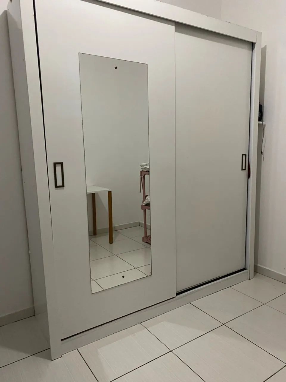 Guarda roupa duas portas - Usado