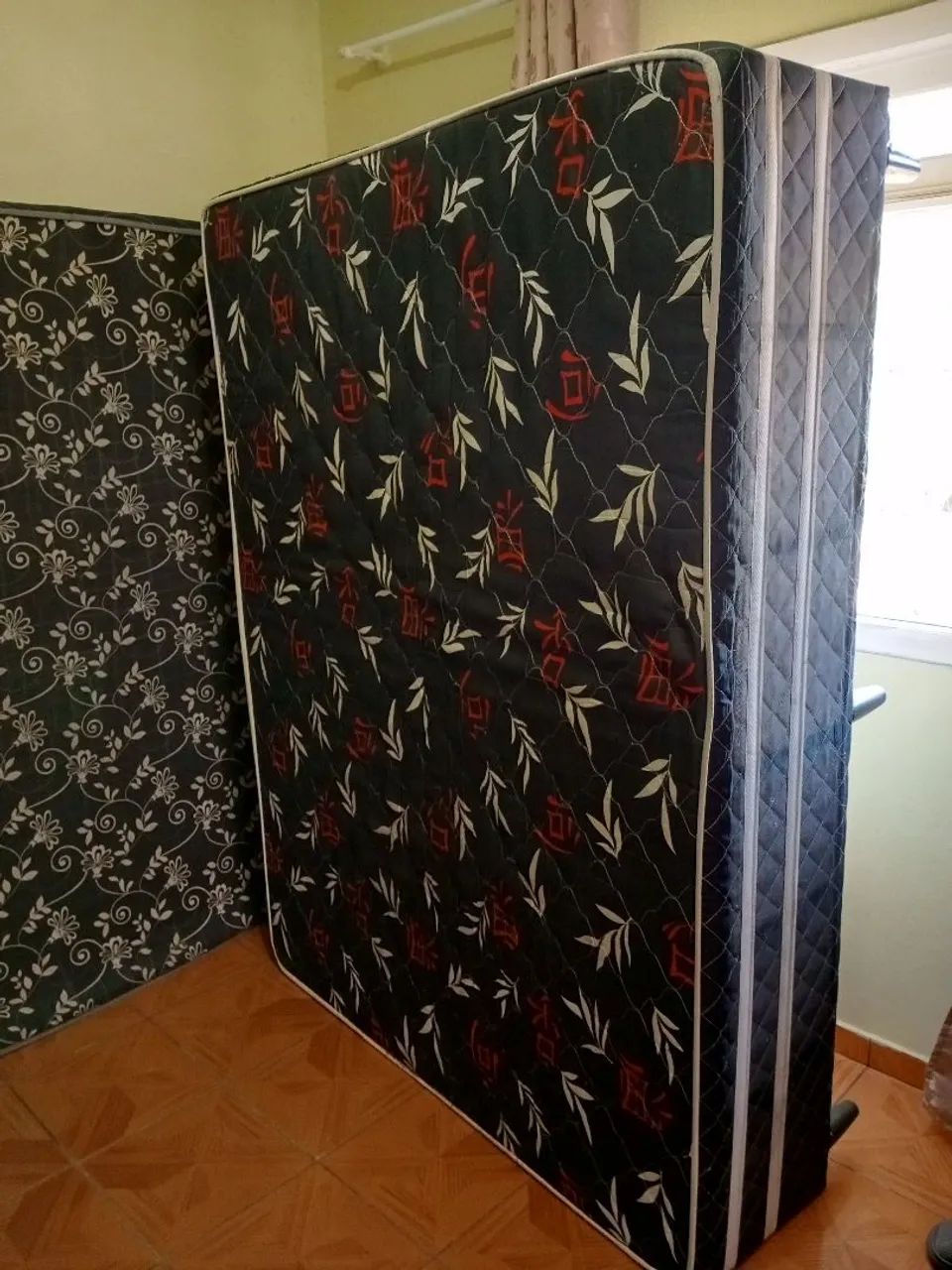Vendo cama box e colchão casal