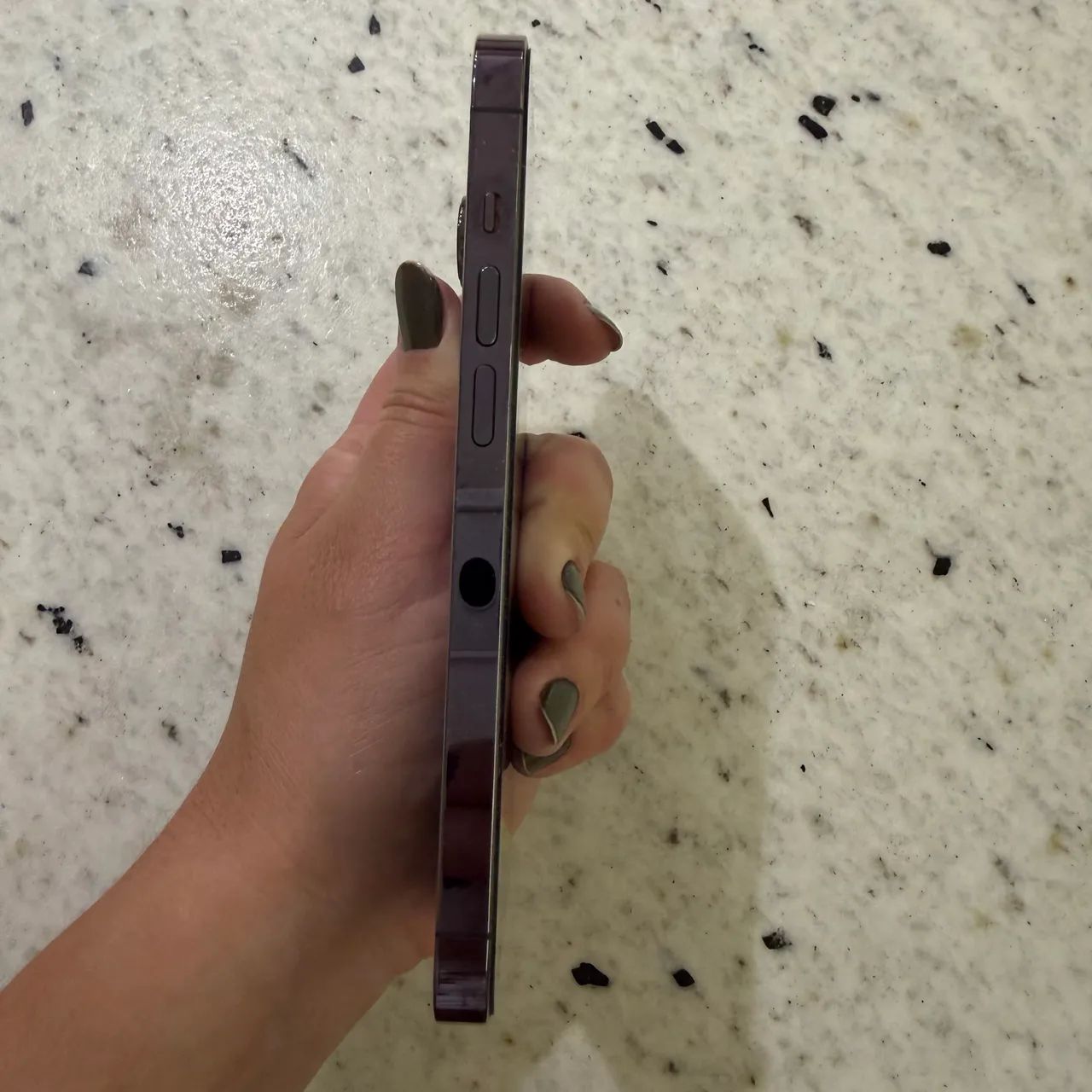 Iphone 14 pro 87% de bateria - Foto 2