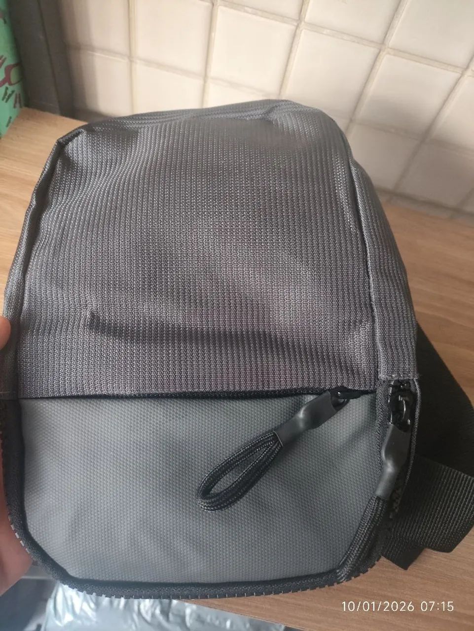 Bolsa tira colo para corrida guardar celular e documentos - Foto 4