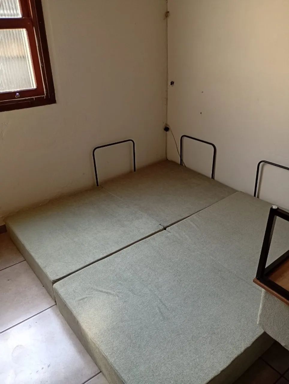 Sofá cama modular verde oliva tecido bouclê - Foto 5