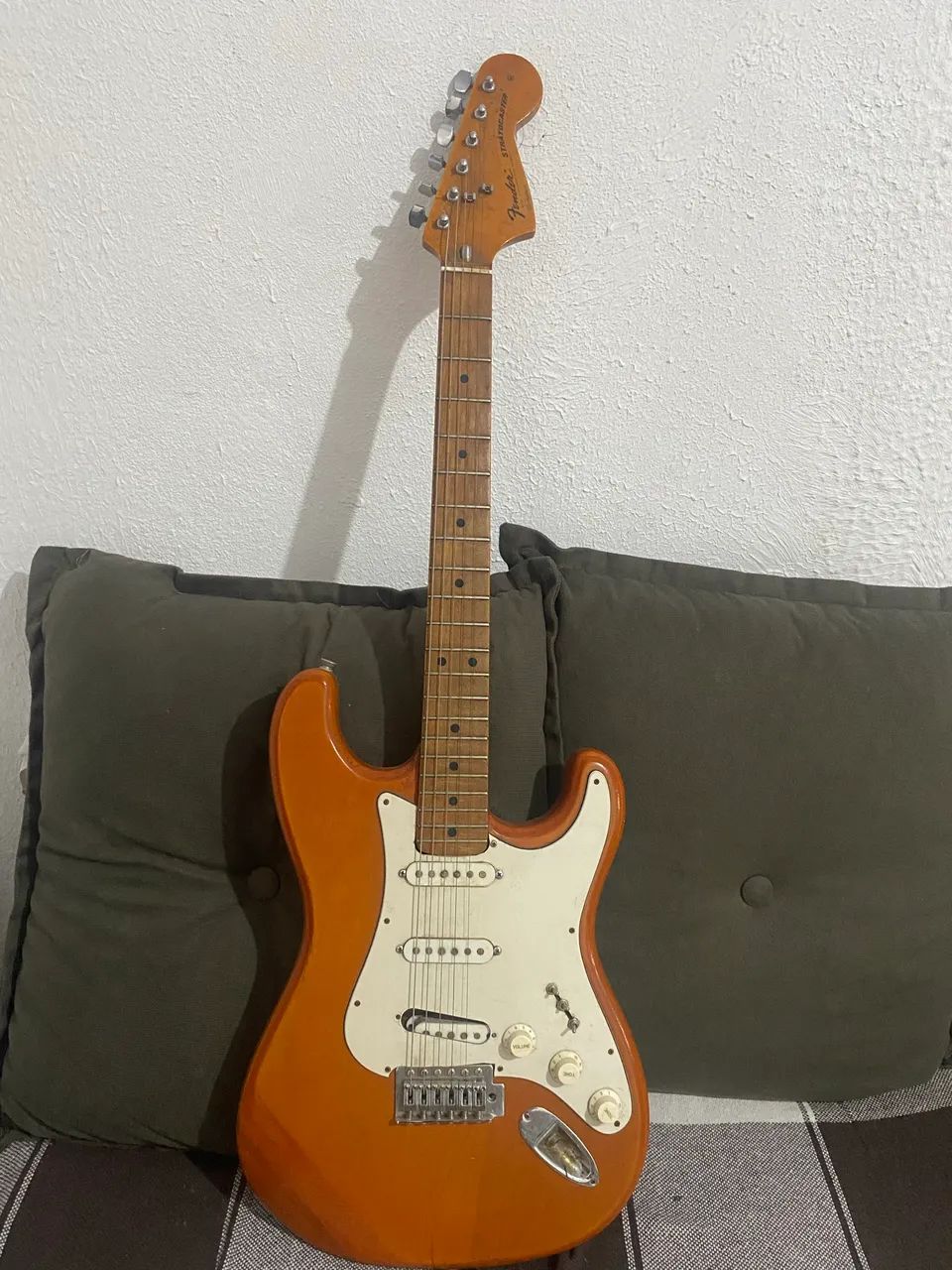 VENDO GUITARRA  FENDER STRATOCASTER  - Foto 5