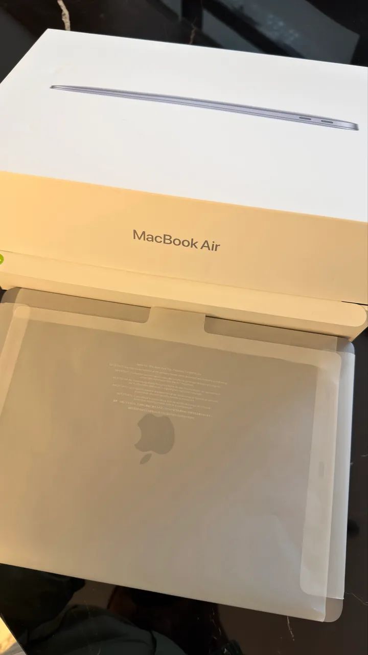 MacBook Air M1 8/256 