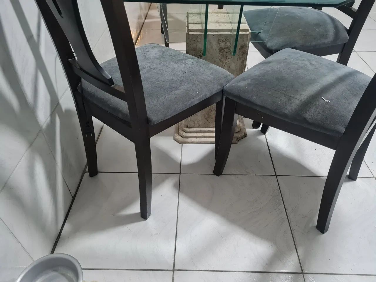 Mesa de jantar tampo de vidro e mármore  - Foto 5