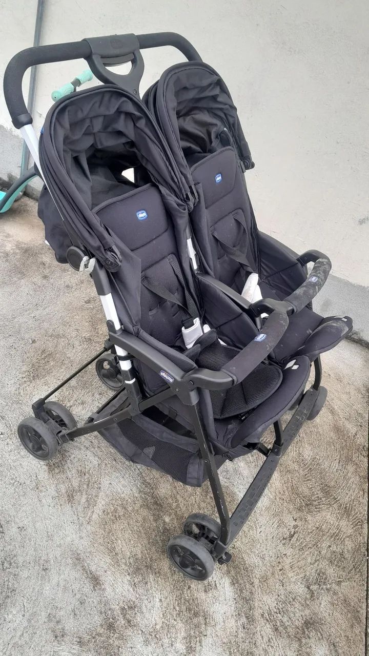 Carrinho duplo de bebe chcco