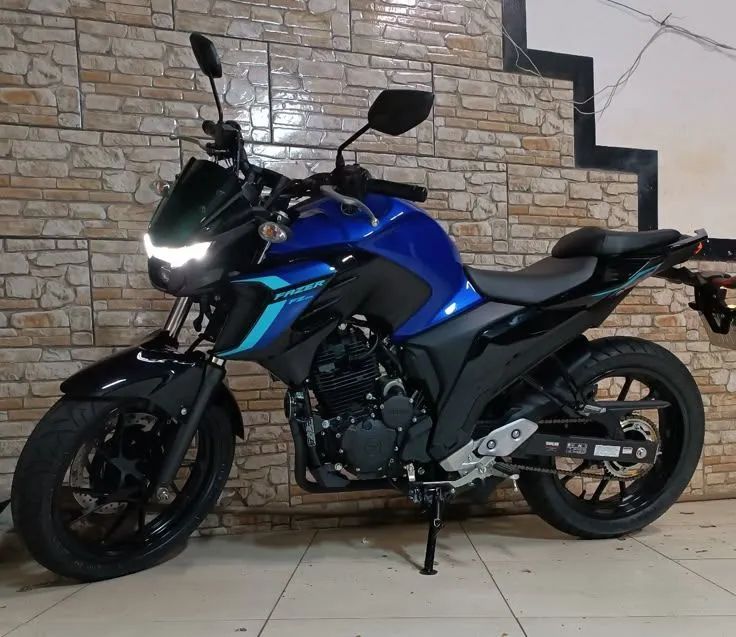 FZ 25
