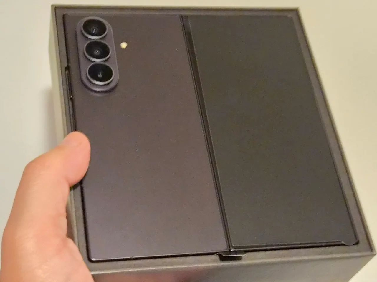 Galaxy Z fold8 ultra 512gb jetblack  - Foto 4