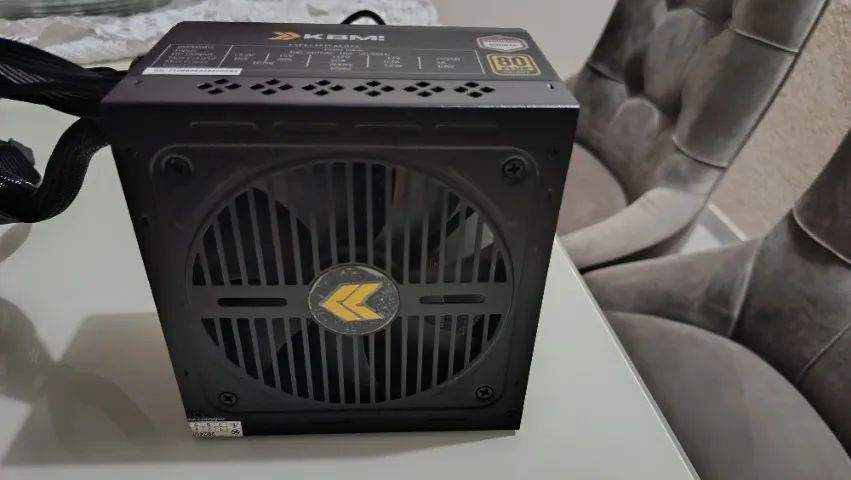 Fonte 650W 80 Plus Bronze KBM! Gaming + Caixa | Excelente Estado - Foto 3