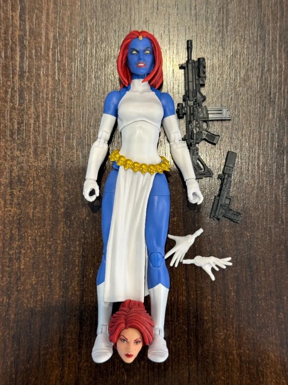 MARVEL LEGENDS MISTICA RETRO 