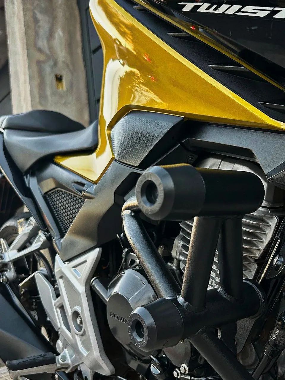 CB Twister 300f - Foto 2