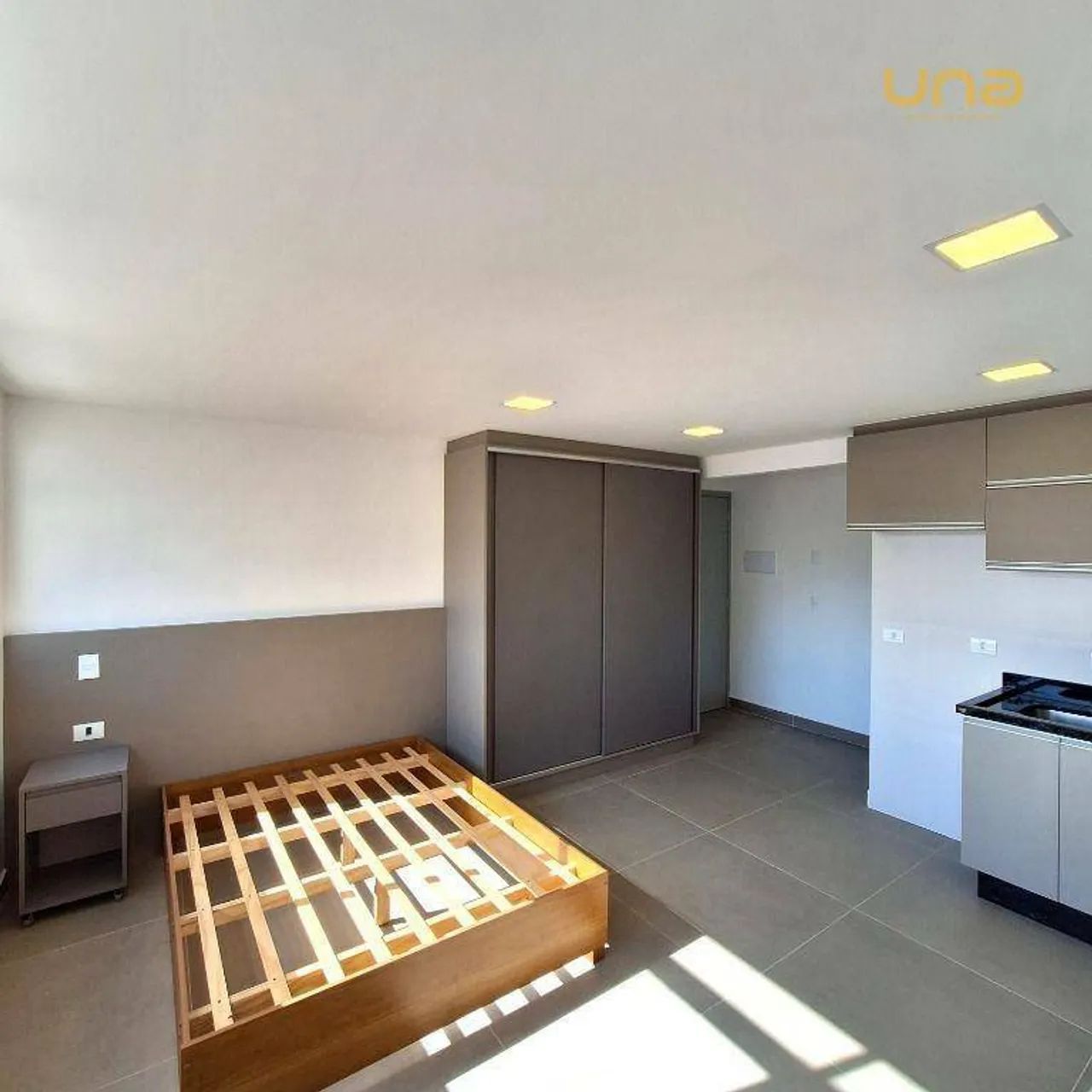 Studio Mobiliado e Equipado com 32m² | 50m do Shopping Muller | Centro Cívico - Foto 4