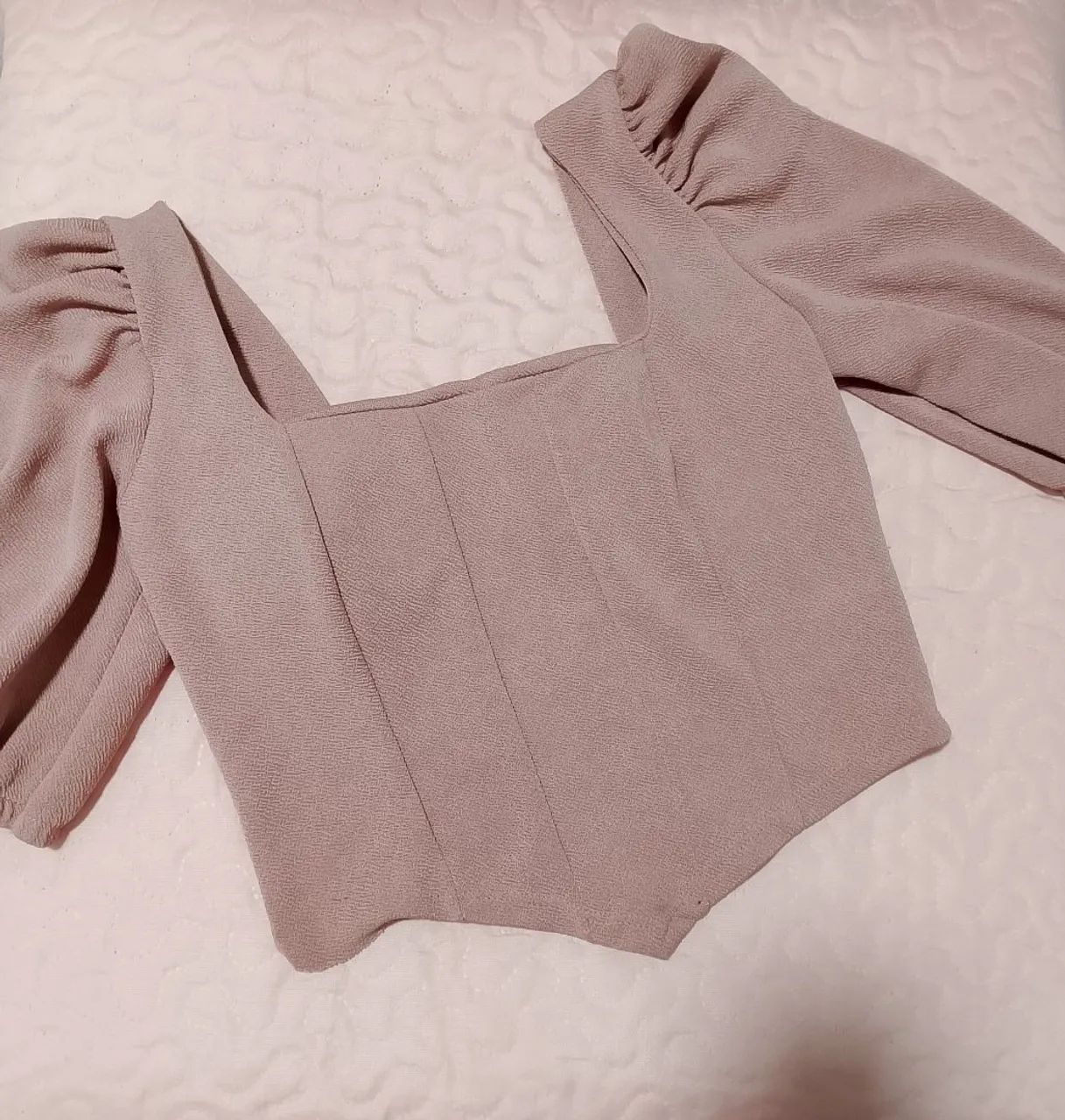 Blusa bufante estilo corset
