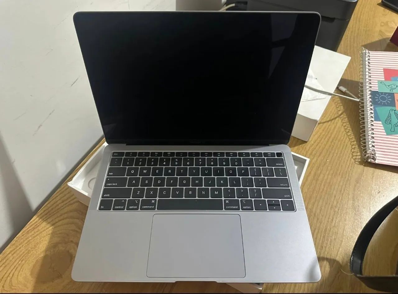 MacBook Air 13,3