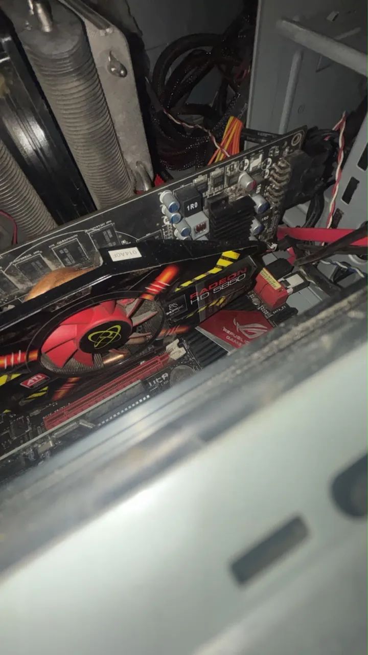 Radeon Hd 5850 Xfx 1gb DDR5 - Foto 2