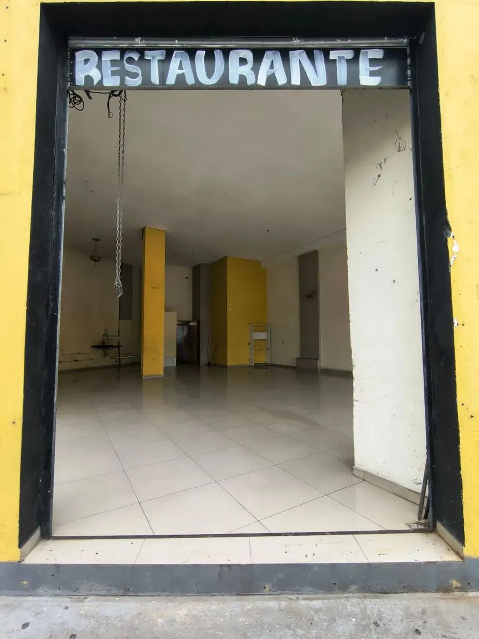SALÃO COMERCIAL DE 116M² COM PÉ DIREITO DE 6m² PARA ALUGAR EM TABOÃO DA SERRA. - Foto 4