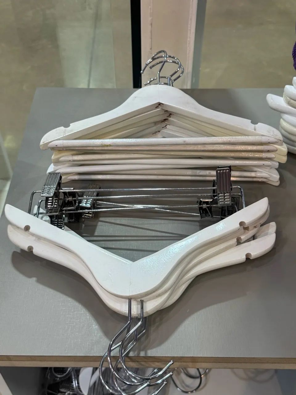Vendo cabides para loja infantil 