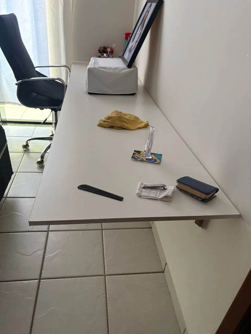 Mesa de estudo em mdf com madeira maciça 